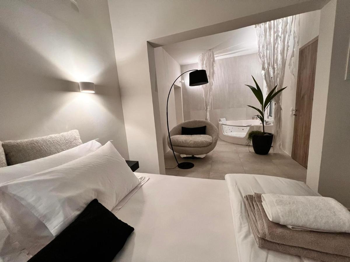 Perla Coco Jacuzzi Suites 干尼亞 外观 照片