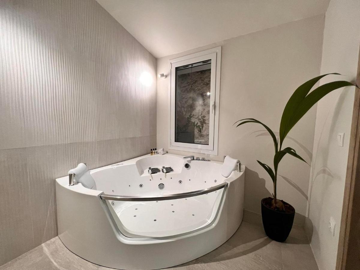 Perla Coco Jacuzzi Suites 干尼亞 外观 照片